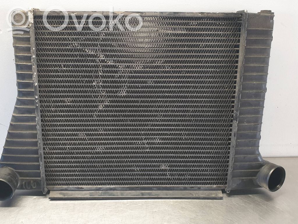 Volvo 240 Interkūlerio radiatorius 