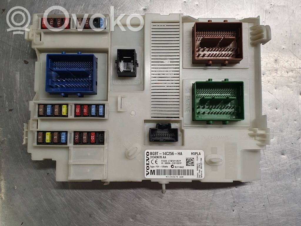 Volvo V70 Fuse module 