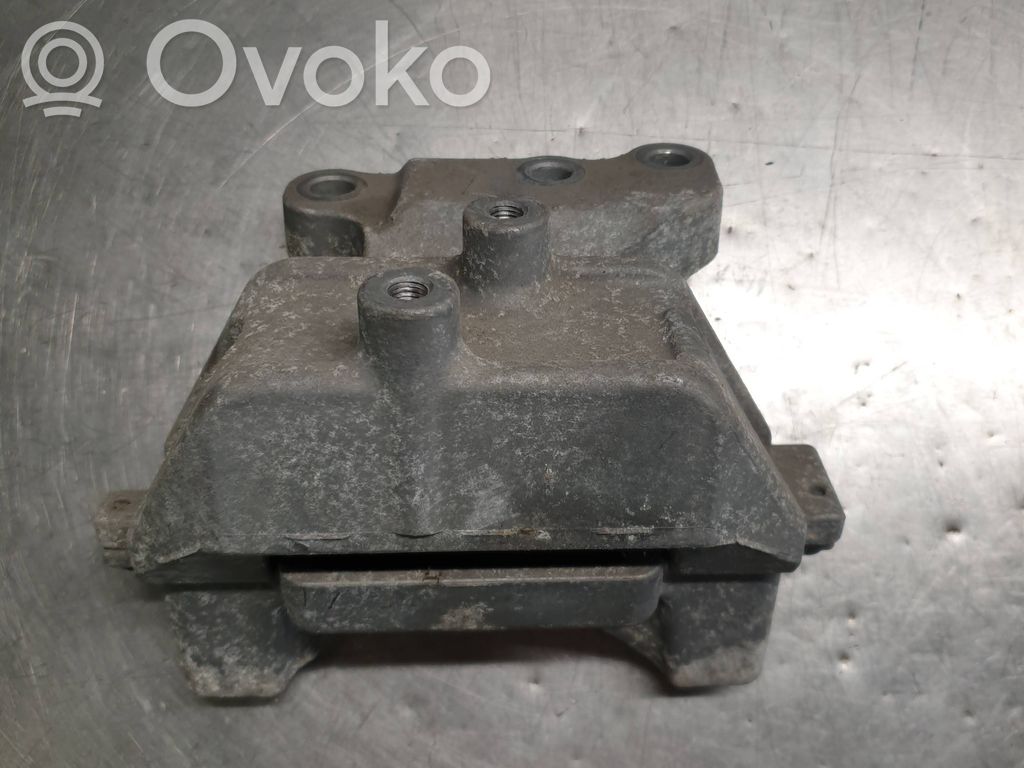 Mitsubishi Outlander Engine mount bracket 