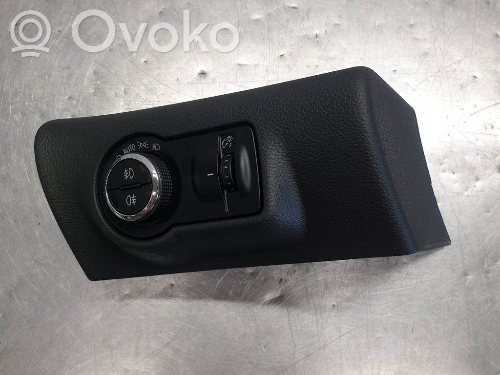 Opel Astra J Light switch 