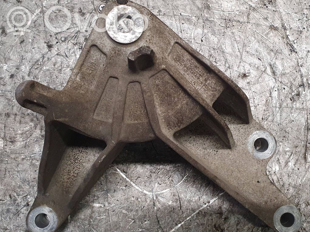 Opel Astra J Gearbox mounting bracket 