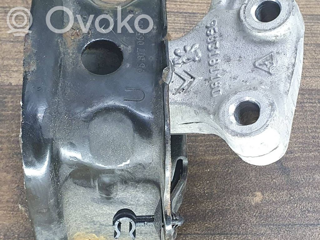 Peugeot 2008 I Engine mount bracket 