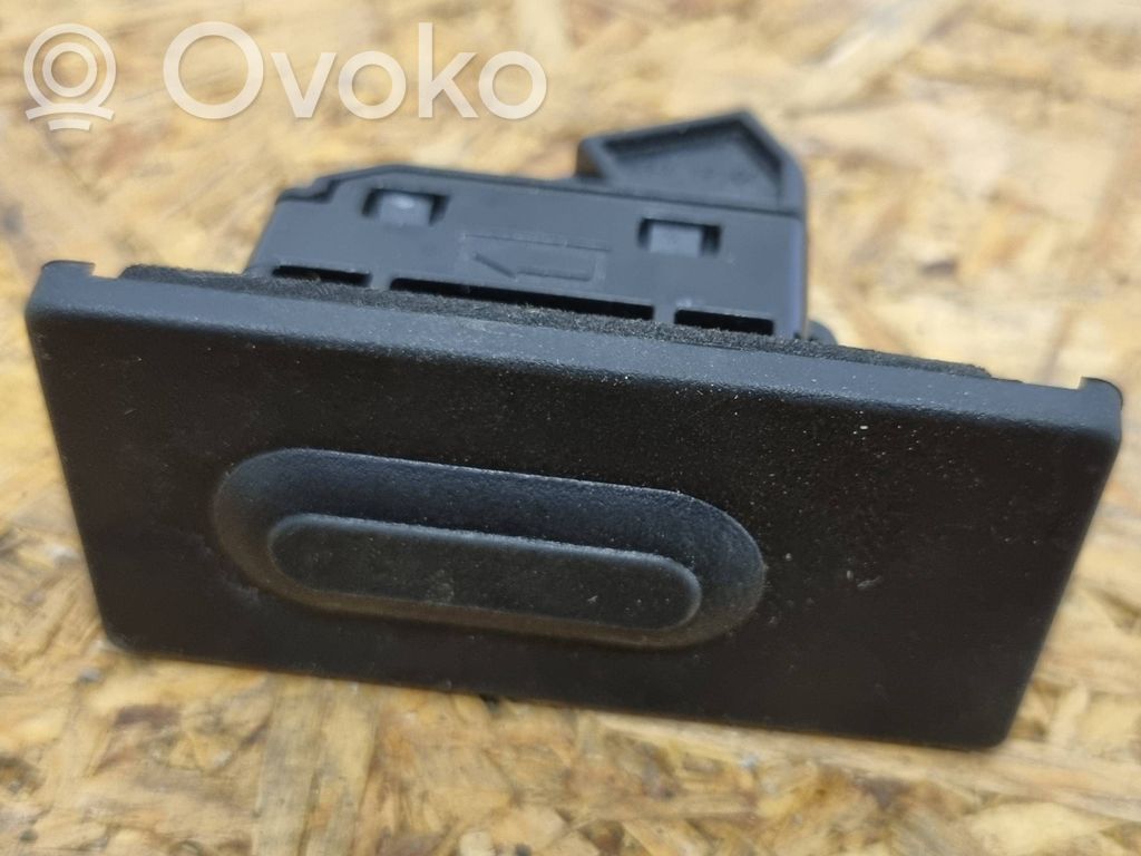Mazda CX-3 Tailgate trunk handle 
