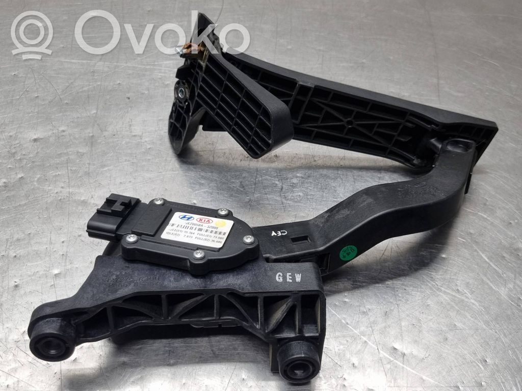 Hyundai i40 Accelerator throttle pedal 