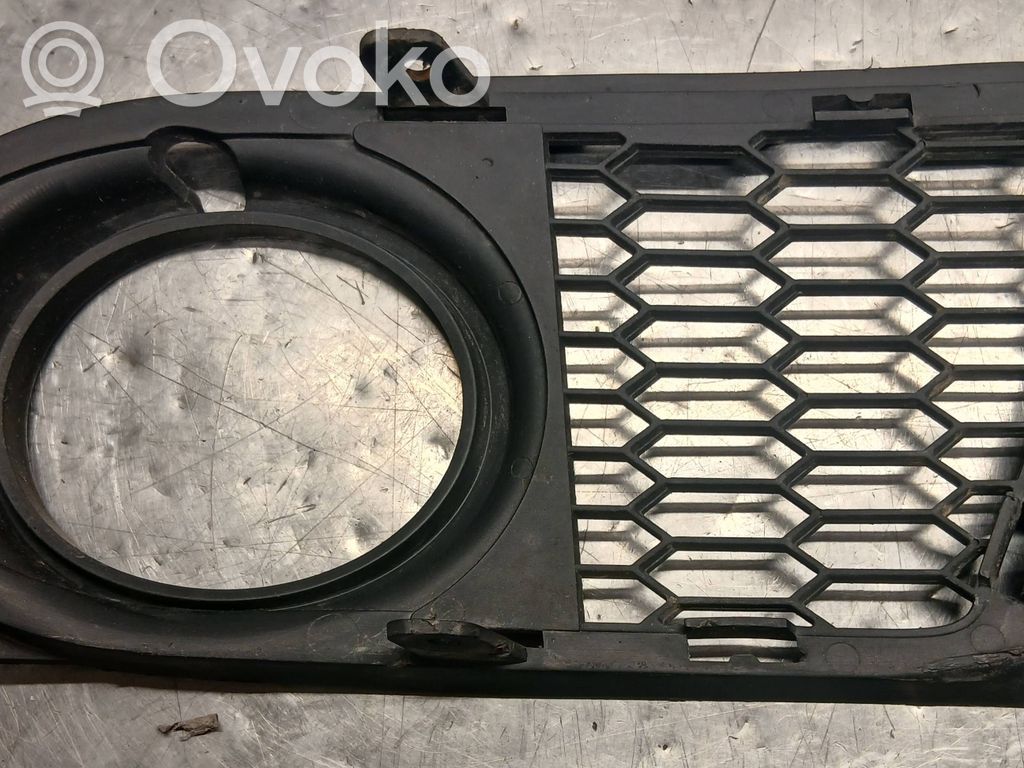 BMW 3 E90 E91 Pretmiglas luktura dekoratīvais režģis 