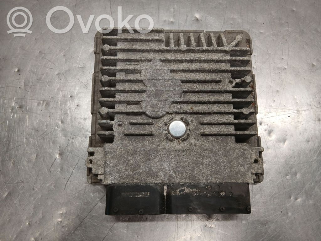 Volkswagen Golf VI Engine control unit/module 