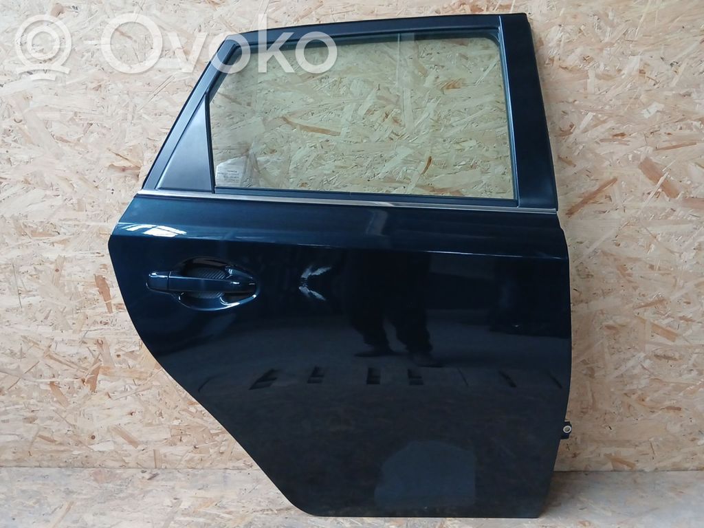 Toyota Auris E180 Puerta trasera 