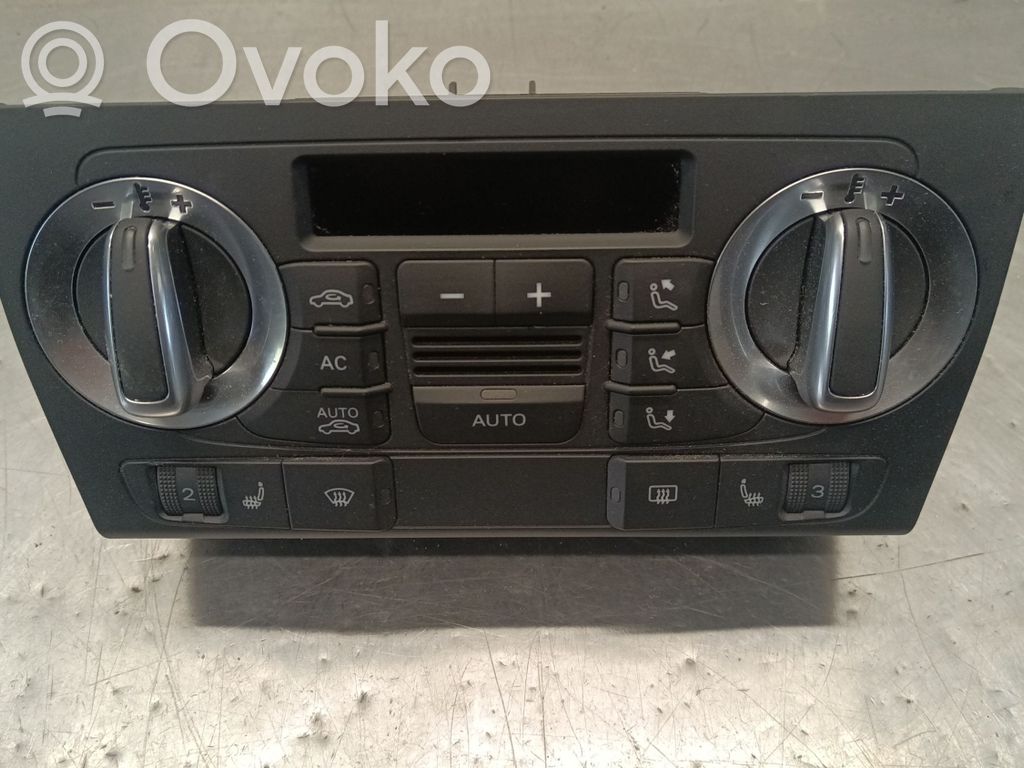 Audi A3 S3 8P Climate control unit 