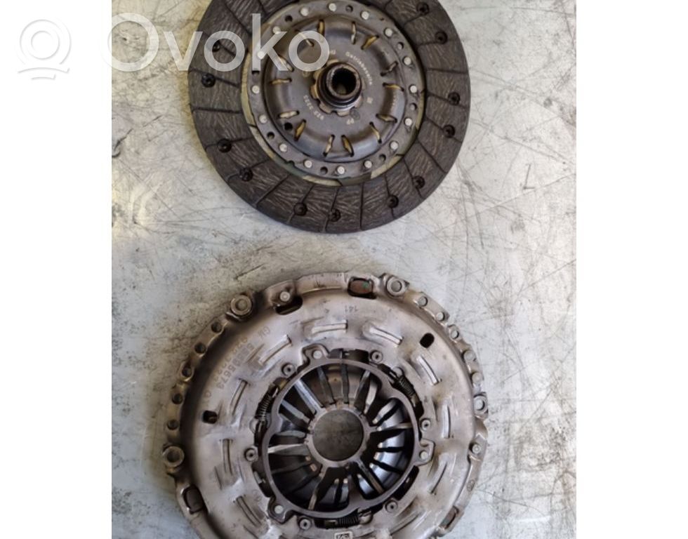 Opel Adam Kit d'embrayage 