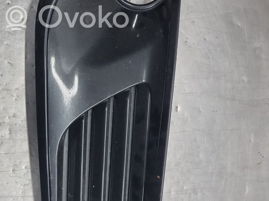 Toyota Auris E180 Mascherina/griglia fendinebbia anteriore 