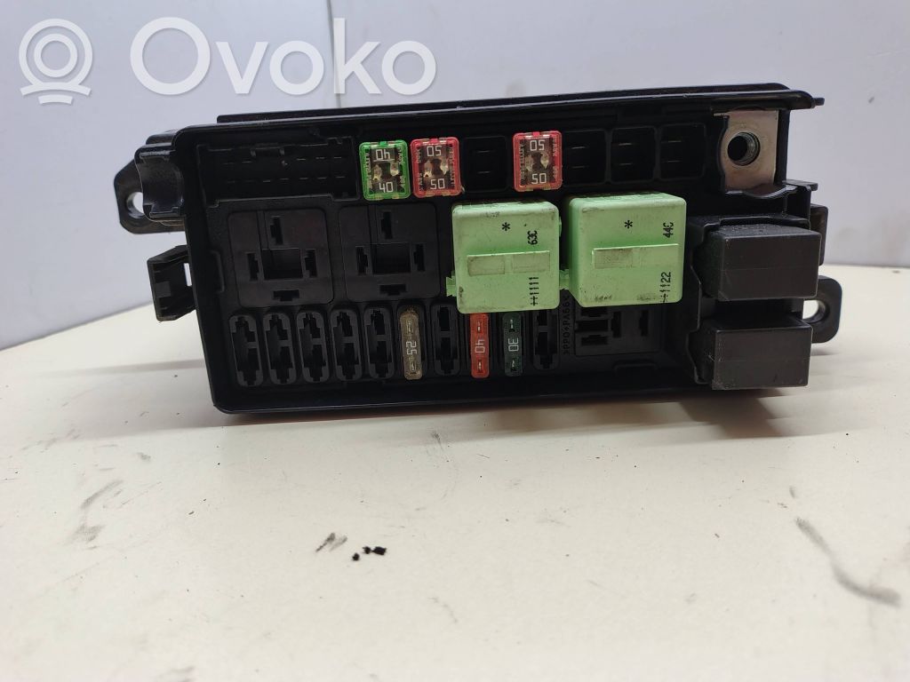 Mini Cooper Countryman R60 Fuse module 