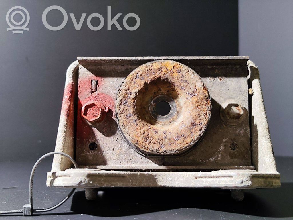 Opel Movano A Engine mounting bracket 