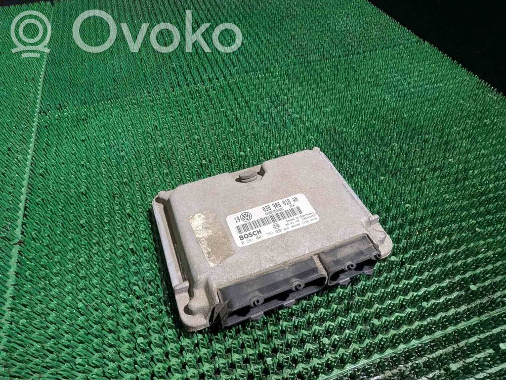 Volkswagen Golf IV Engine control unit/module 
