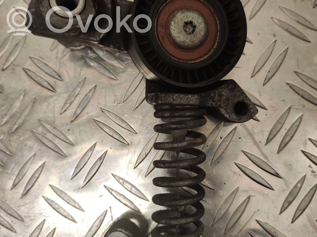 Volvo V40 Diržo įtempėjas 