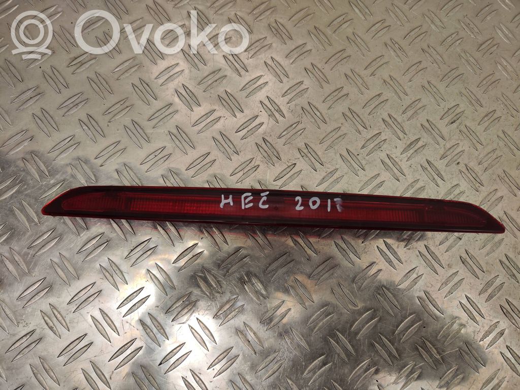 Ford Focus Third/center stoplight 