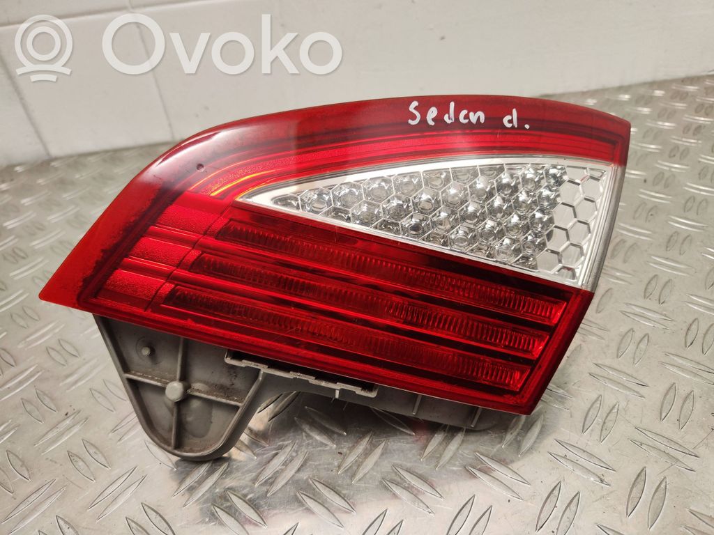 Ford Mondeo MK IV Feux arrière sur hayon 