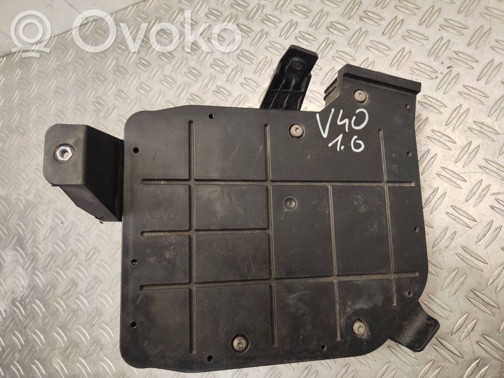 Engine control unit box   31397339