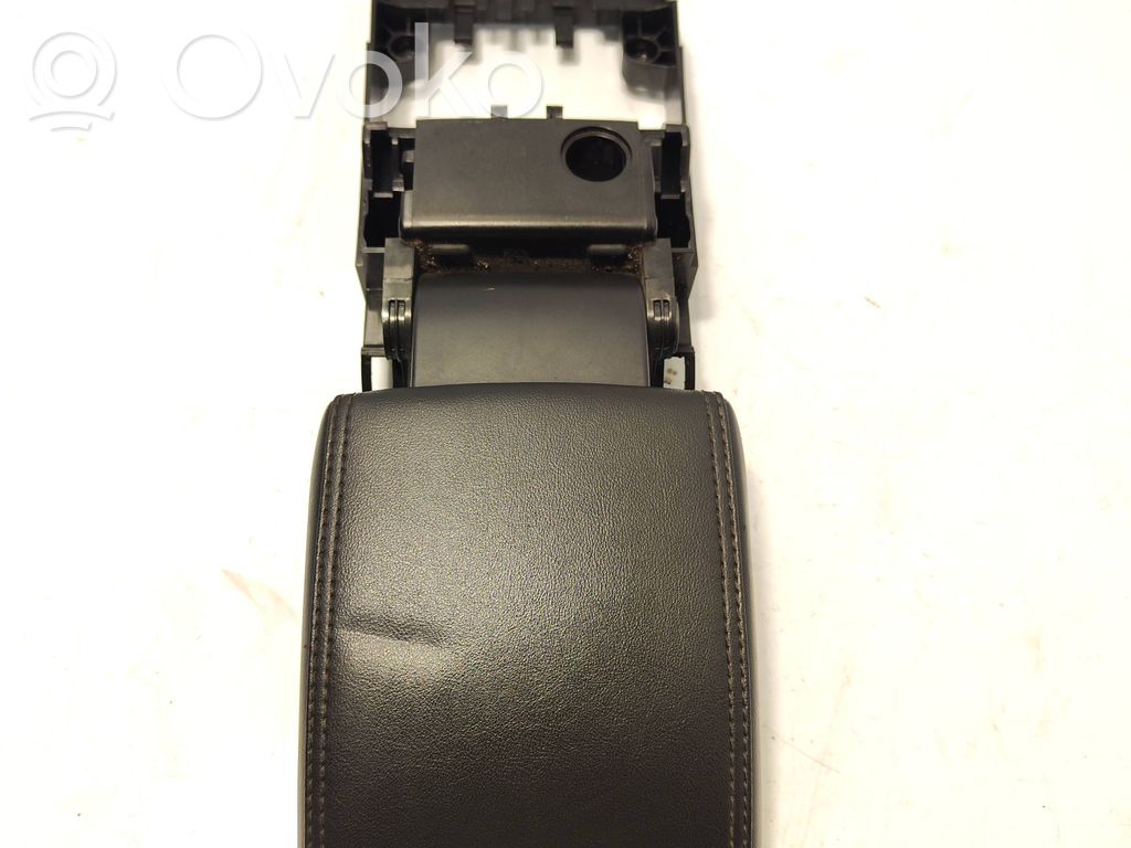 Volvo XC60 Armrest 
