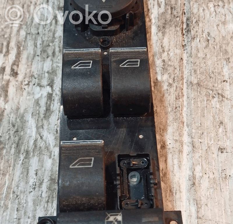 Ford Focus Electric window control switch 