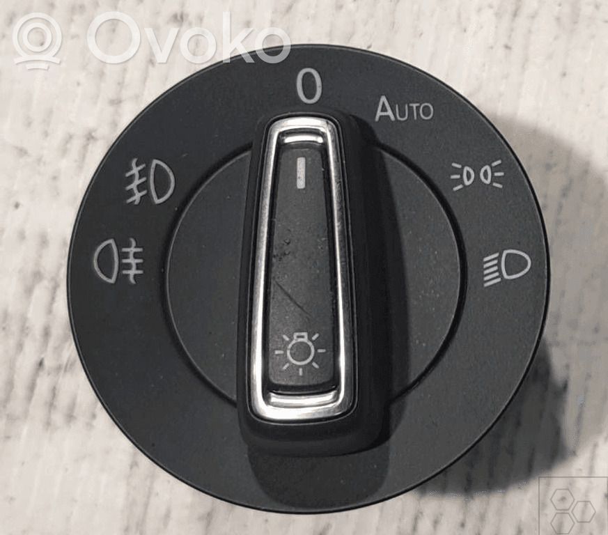 Volkswagen Golf VII Light switch 