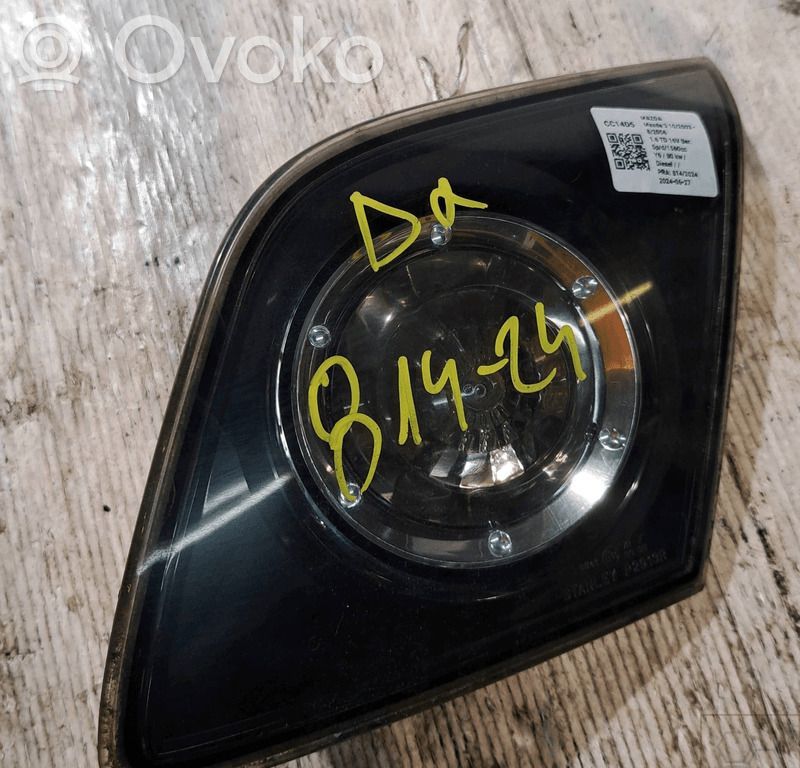 Mazda 3 II Aizmugurējais lukturis virsbūvē 