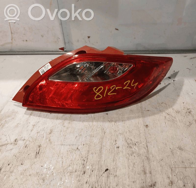Mazda 2 Задний фонарь в кузове 