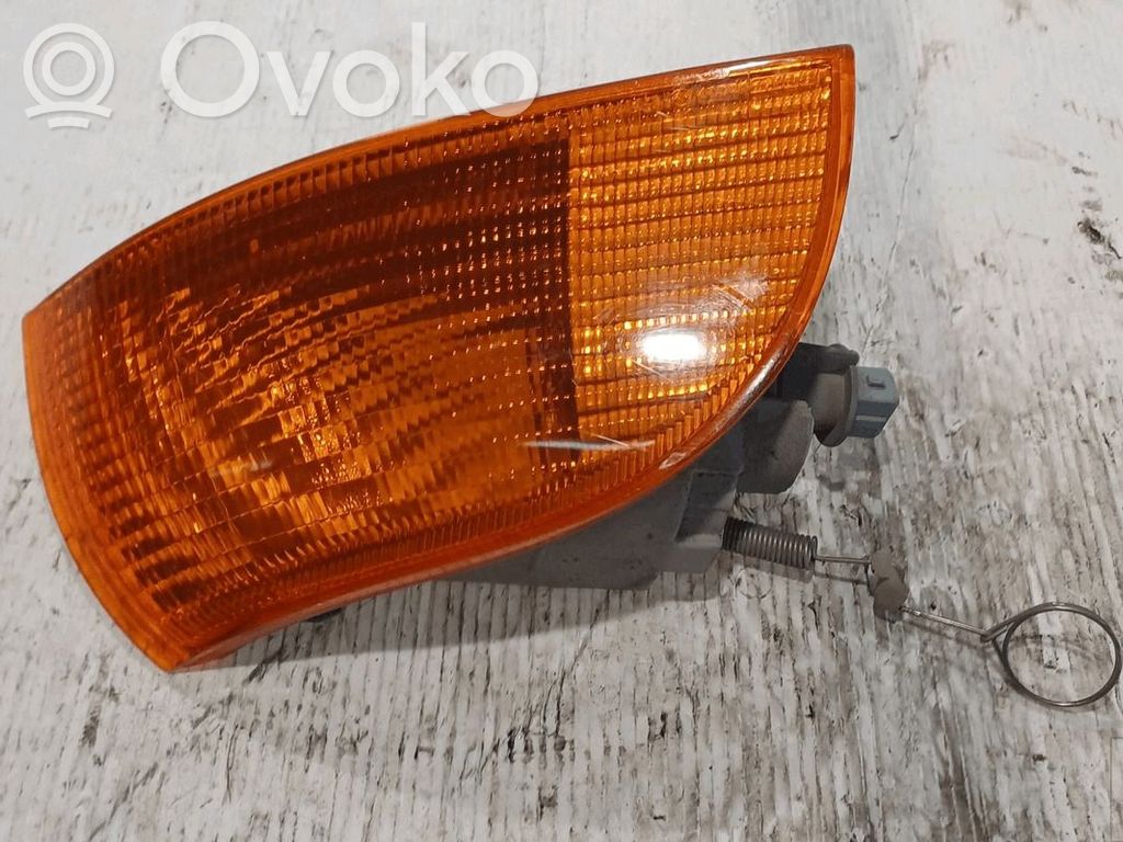 Fiat Punto (176) Lampa przednia 