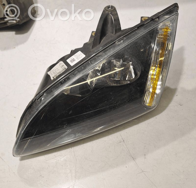 Ford Focus Headlight/headlamp 