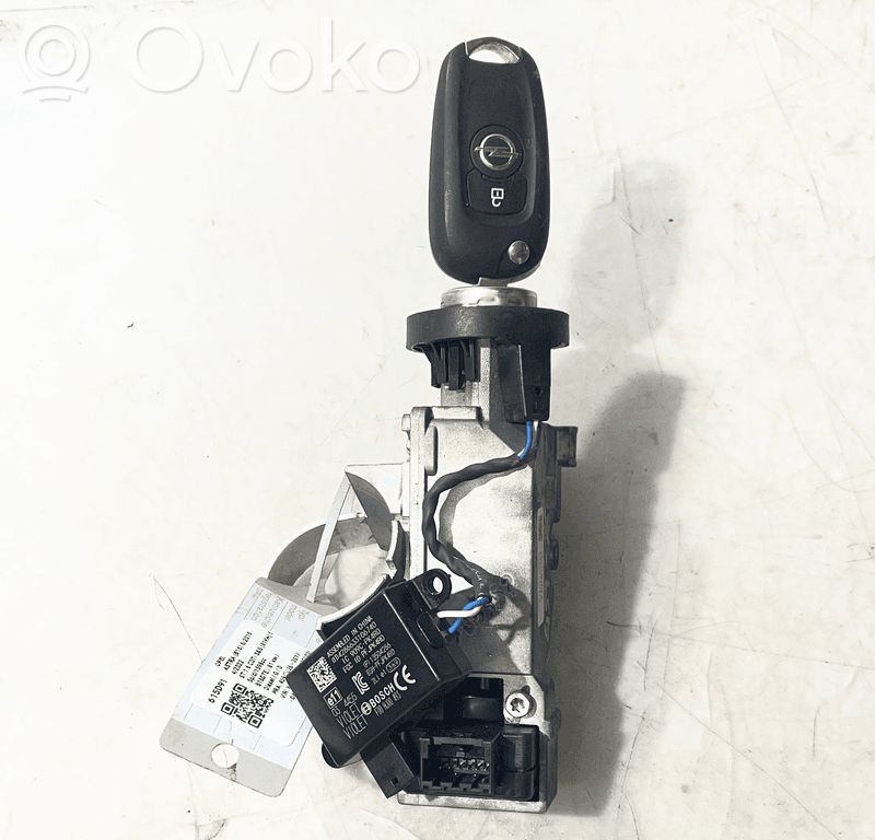 Opel Astra K Užvedimo spynelė 