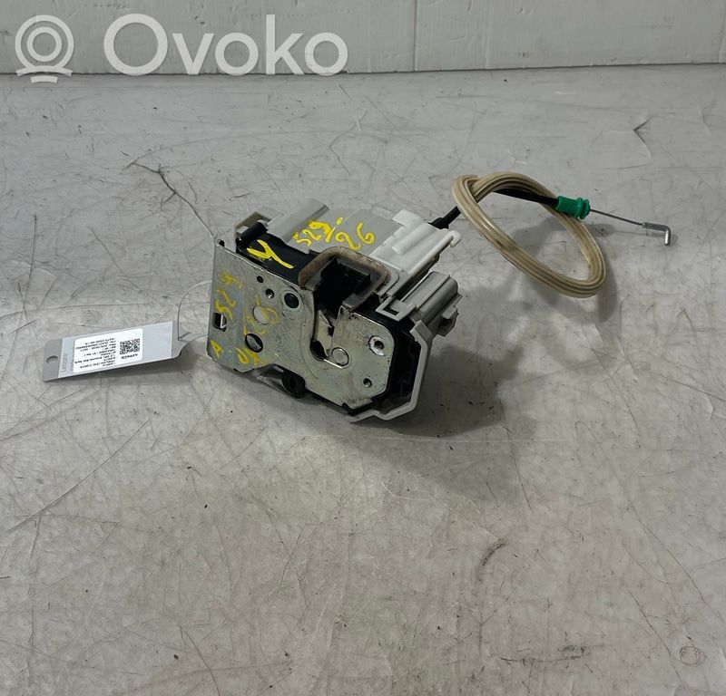 Lancia Ypsilon Etuoven lukko 