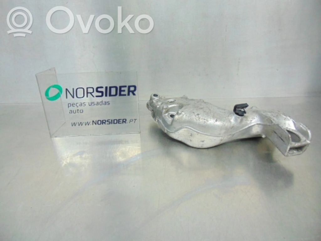 Citroen Xsara Engine mount bracket 