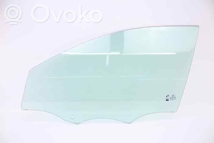 Ford Focus priekšējo durvju stikls (četrdurvju mašīnai) 