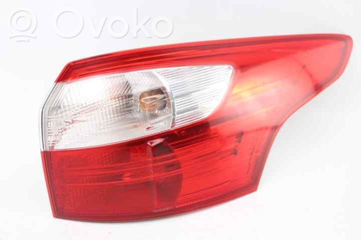 Ford Focus Задний фонарь в кузове 