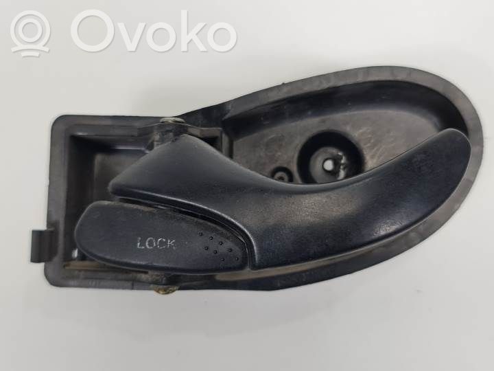 Manecilla interna puerta delantera   YC15V22601AB