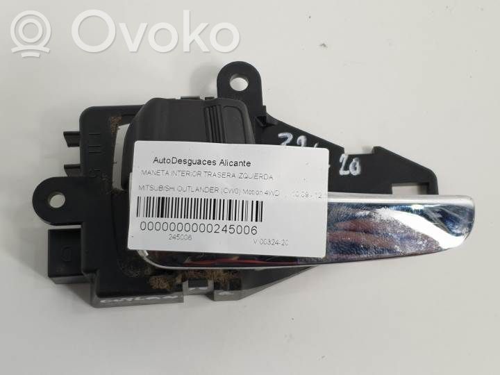 Manecilla interna puerta trasera   MN105359