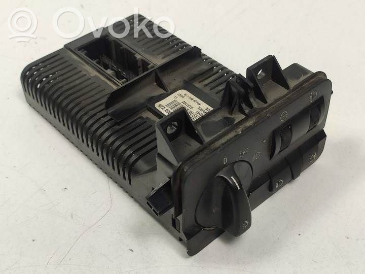 Light switch   61318383226,086480051