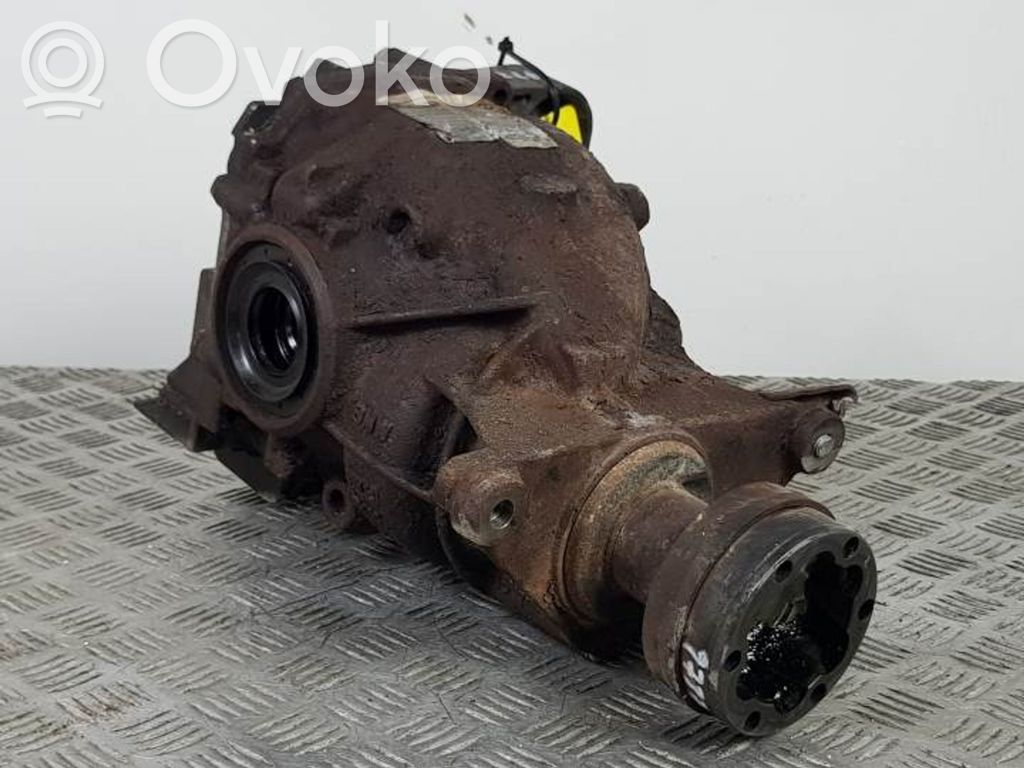 BMW 5 E60 E61 Aizmugurējais reduktors 
