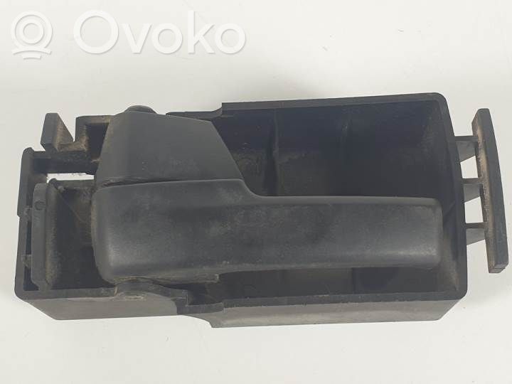 Manecilla interna puerta delantera   2T14V266A63CH
