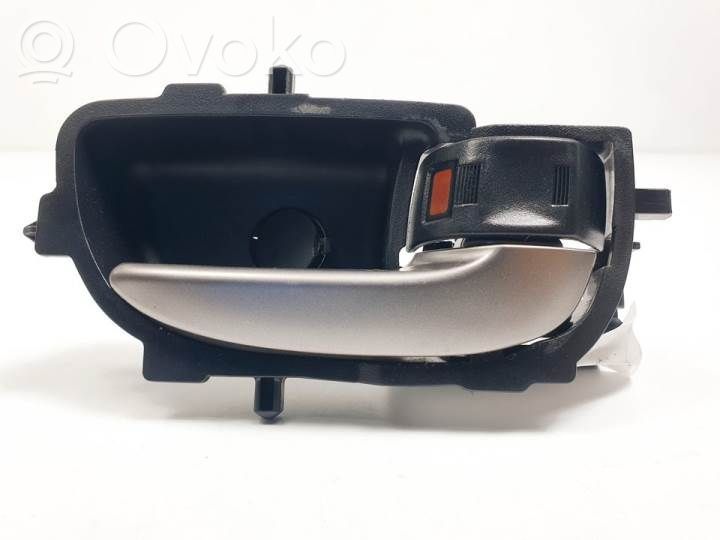 Manecilla interna puerta delantera   92057A2,692050D450