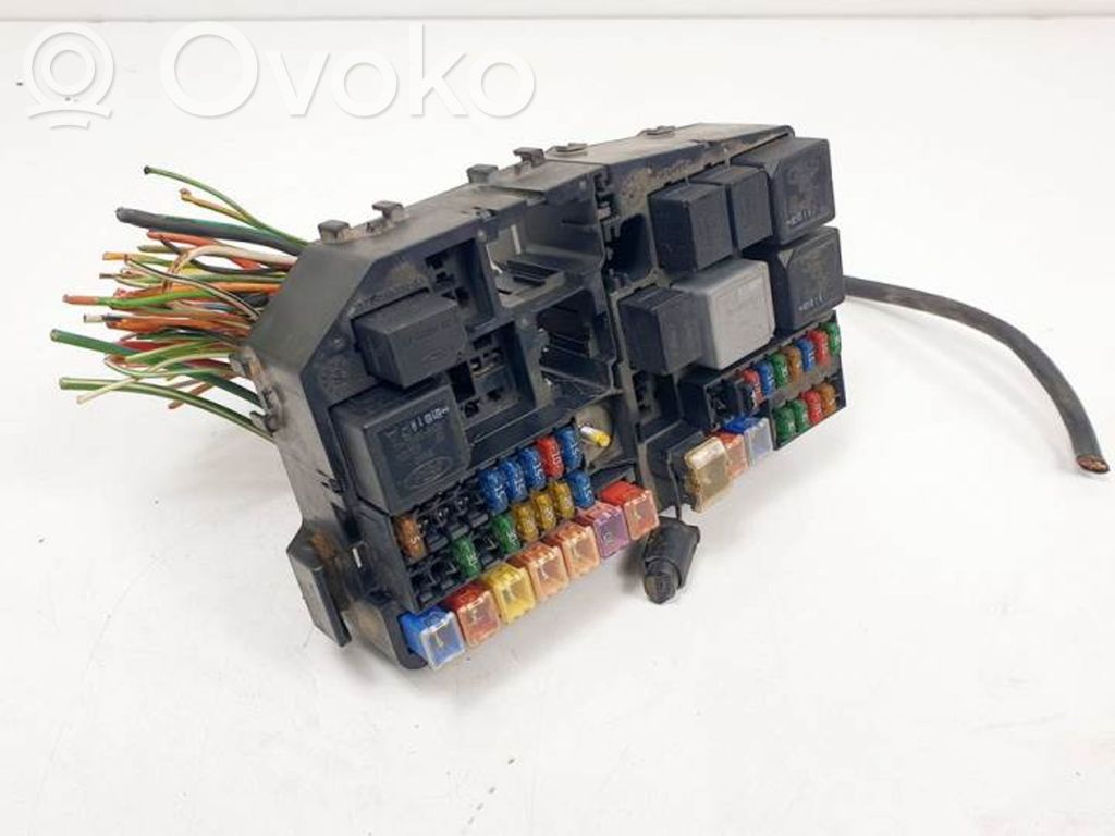 Jaguar X-Type Fuse module 