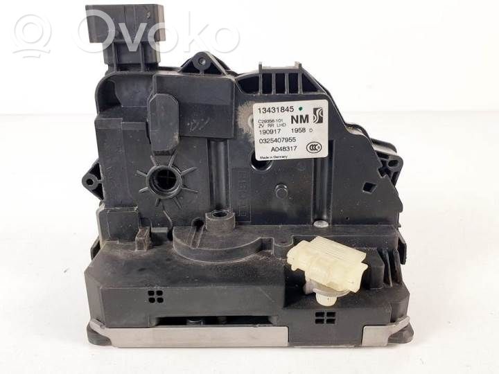 Rear door lock   13431845