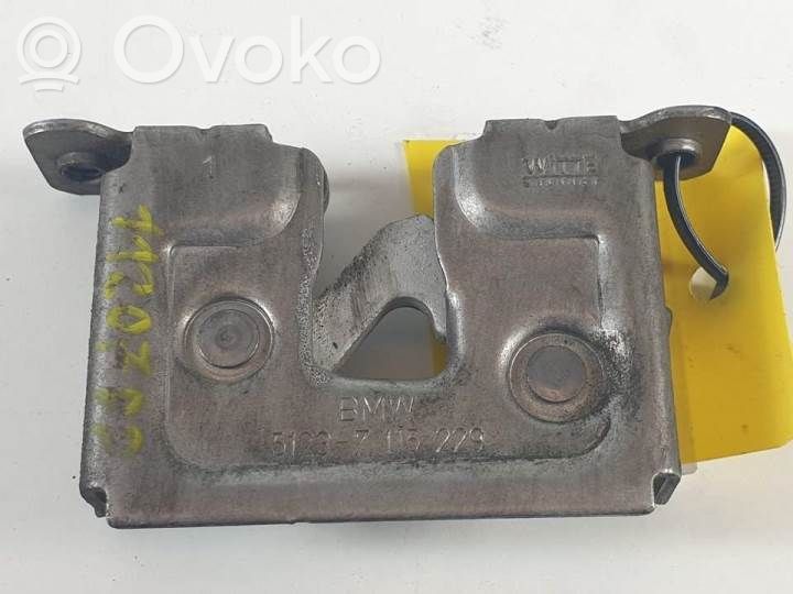 Dzinēja pārsega slēdzene   51237115229