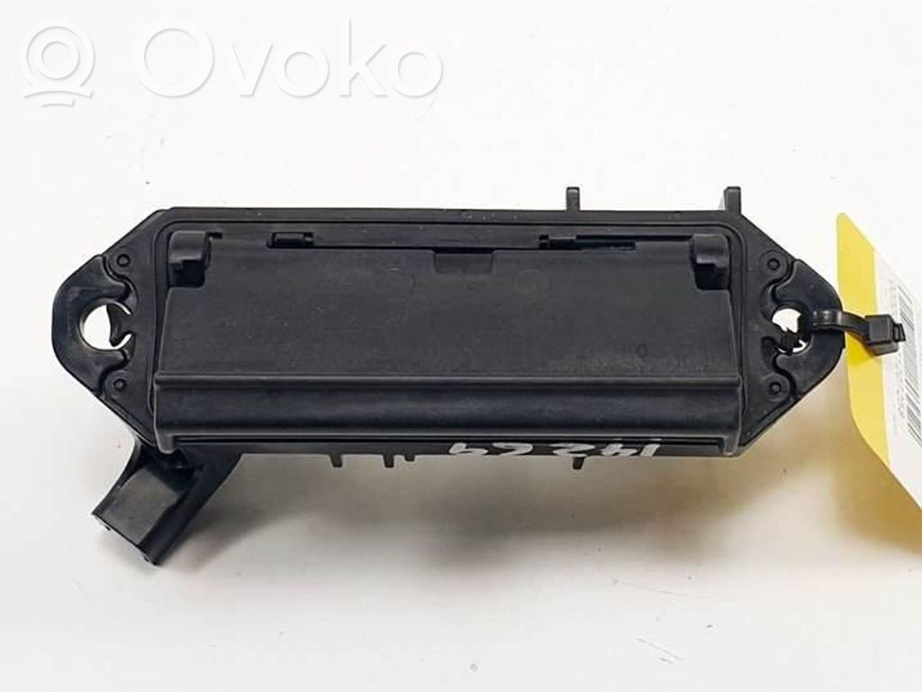 Tailgate trunk handle