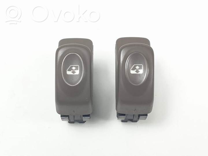 Renault Twingo I Electric window control switch 
