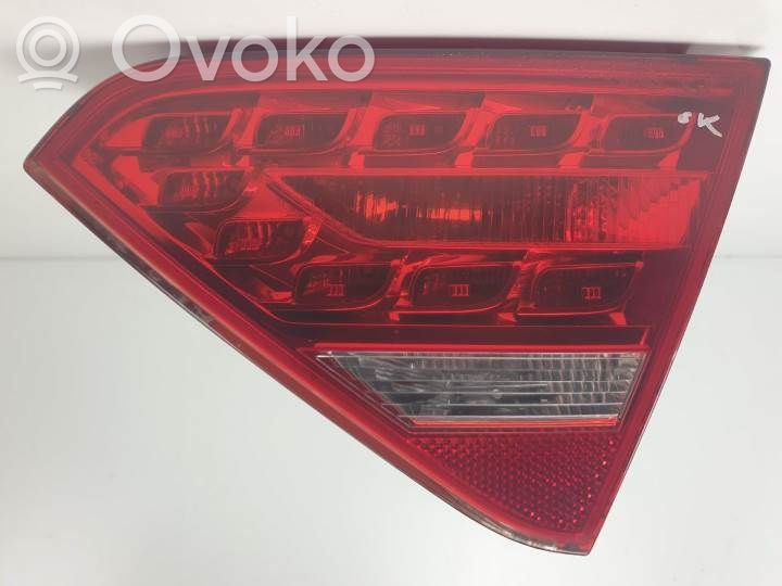 Audi A5 8T 8F Lampă spate în capacul portbagajului 