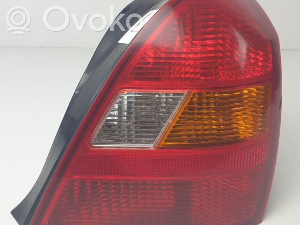 Hyundai Elantra Aizmugurējais lukturis virsbūvē 