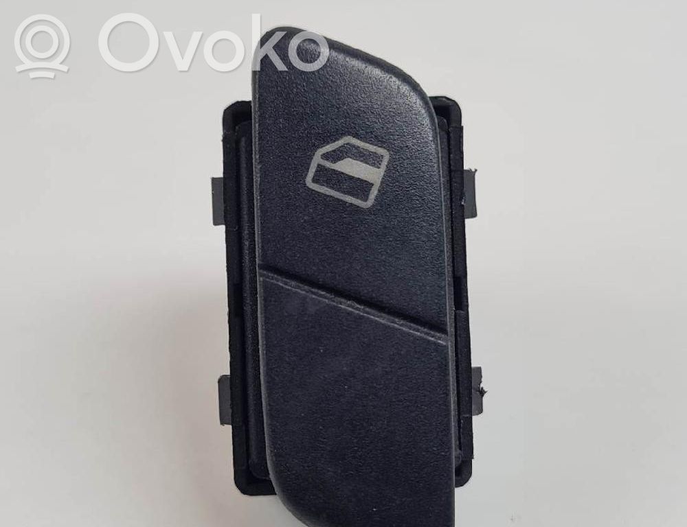 Volkswagen Polo IV 9N3 Interruttore di controllo dell’alzacristalli elettrico 