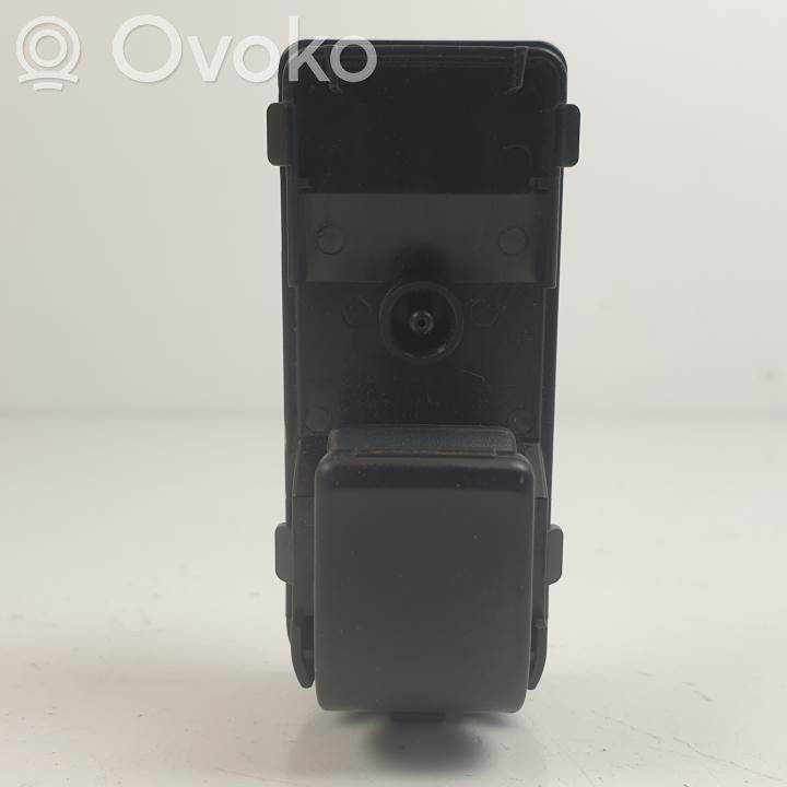Interruptor del elevalunas eléctrico   KD3566370