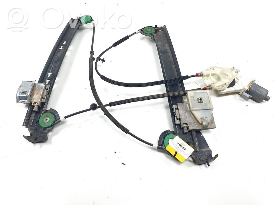 Nissan Micra C+C Macara ușă față cu motor 