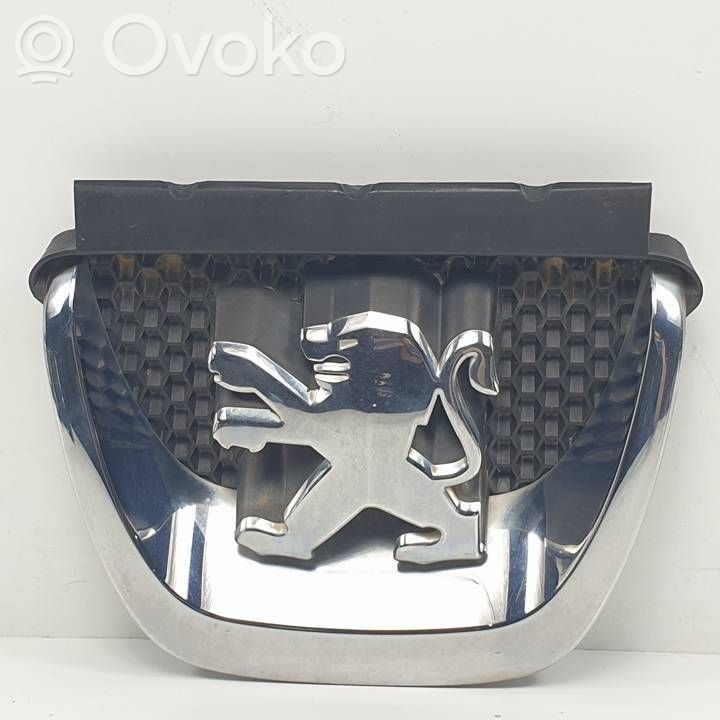 Rejilla delantera   9680505177